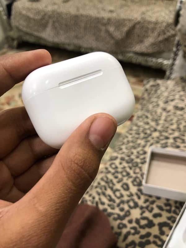 airpod pro contact on this number 03151133287 6