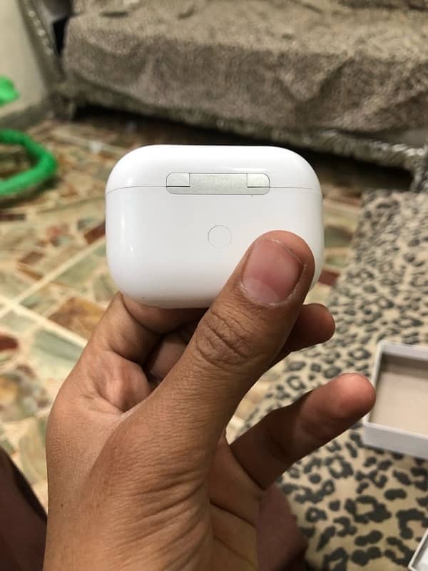 airpod pro contact on this number 03151133287 7