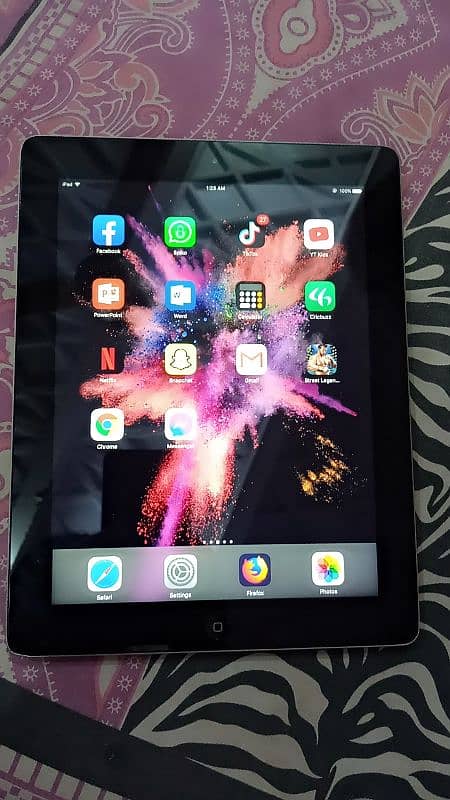 apple iPad condition 10/10 cnt. . . 03122362277 7