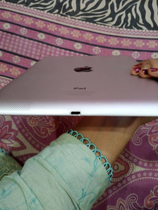 apple iPad condition 10/10 cnt. . . 03122362277 13