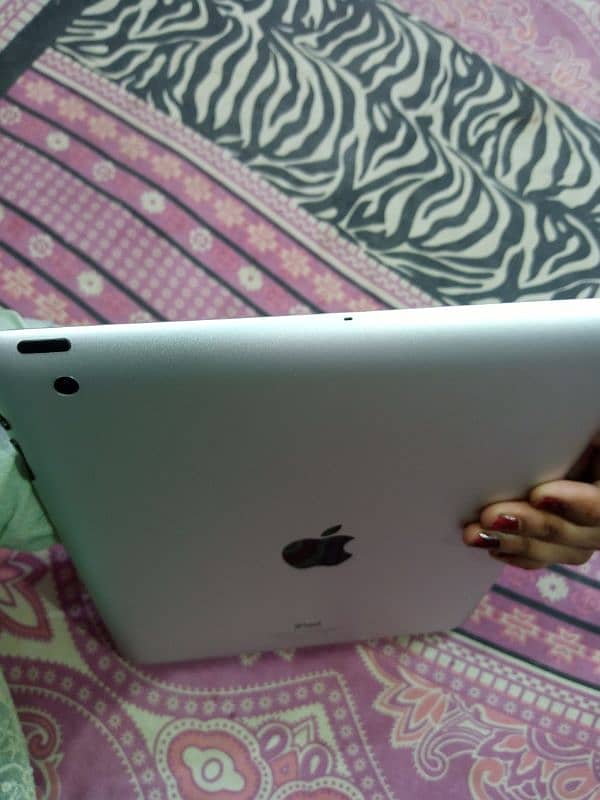 apple iPad condition 10/10 cnt. . . 03122362277 14