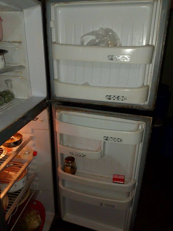 Orient fridge 2 door 10/9 condition. 6