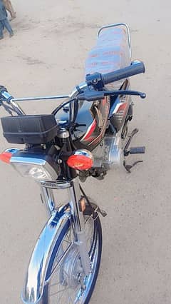 Honda 125 black color