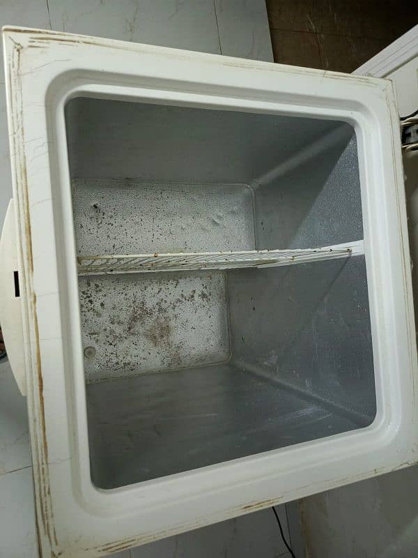 dawlance deep freezer 2