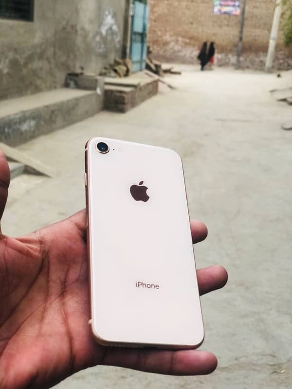 iPhone 8 64 gb non pta all okay WhatsApp nabar 03294662755 2