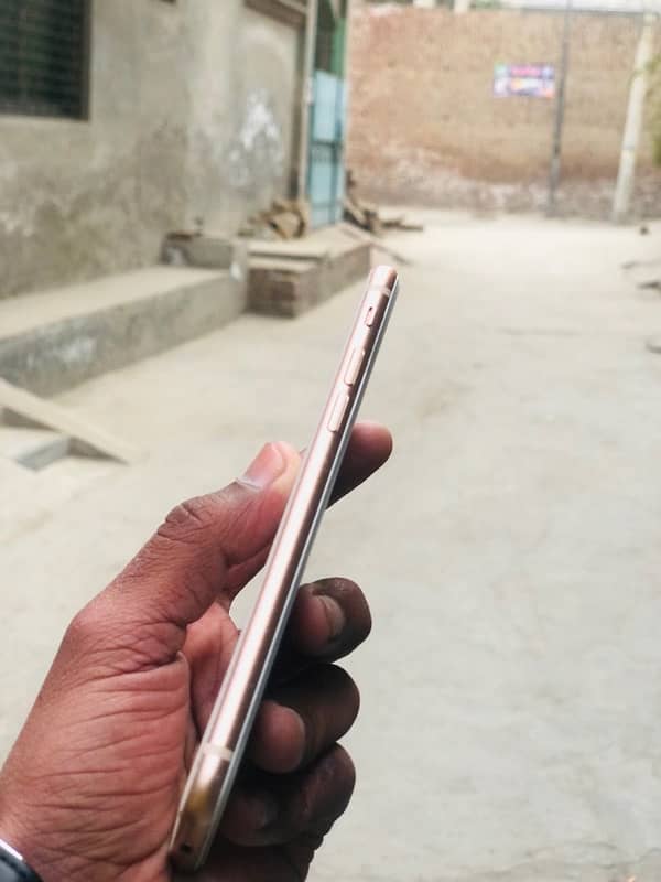 iPhone 8 64 gb non pta all okay WhatsApp nabar 03294662755 3