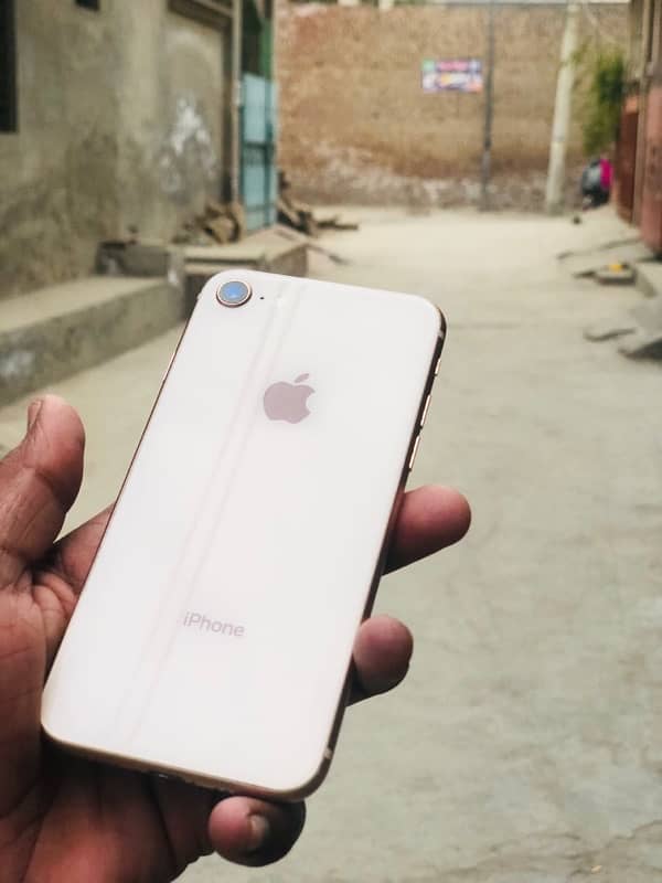 iPhone 8 64 gb non pta all okay WhatsApp nabar 03294662755 4