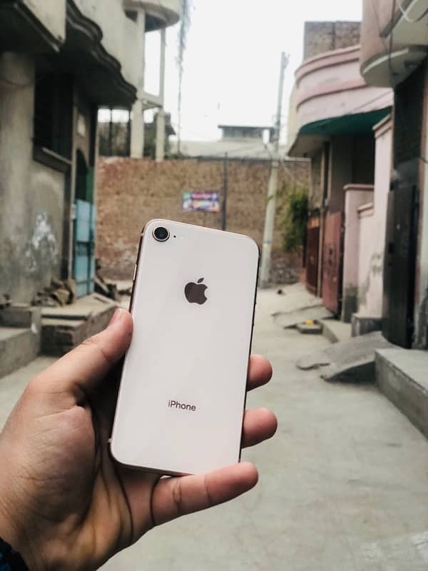 iPhone 8 64 gb non pta all okay WhatsApp nabar 03294662755 6