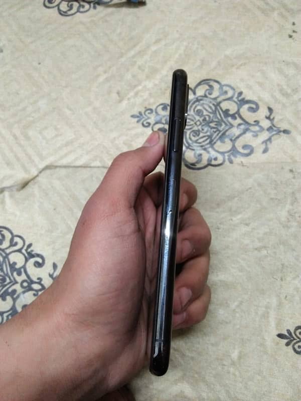 iphone xs non pta factory unlock black colour  condition 10by9.5 4