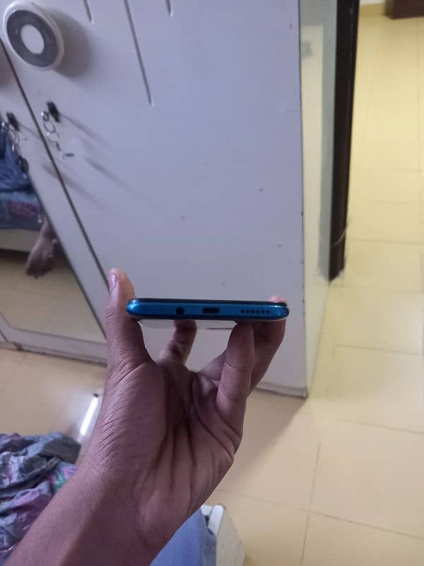 Infinix Smart 5 with box 100 persent seld phone 32 gb 3