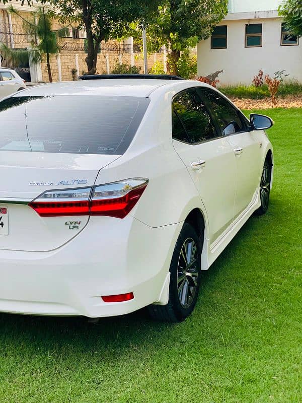 Toyota Altis Grande 2019 4