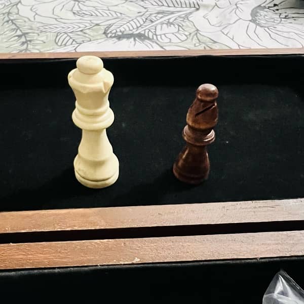 Pure Shesham Wood Made Chess 0