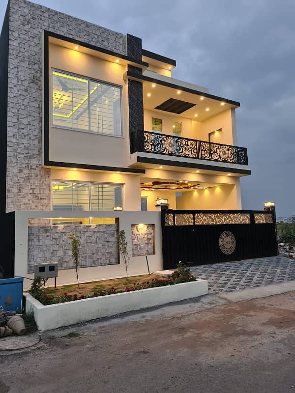 7 Marla Designer House For Sale In CBR TOWN PHASE 1 Islamabad. CDA Approved Society 4