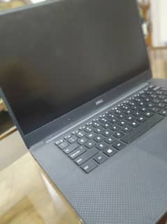 DELL XPS 9560