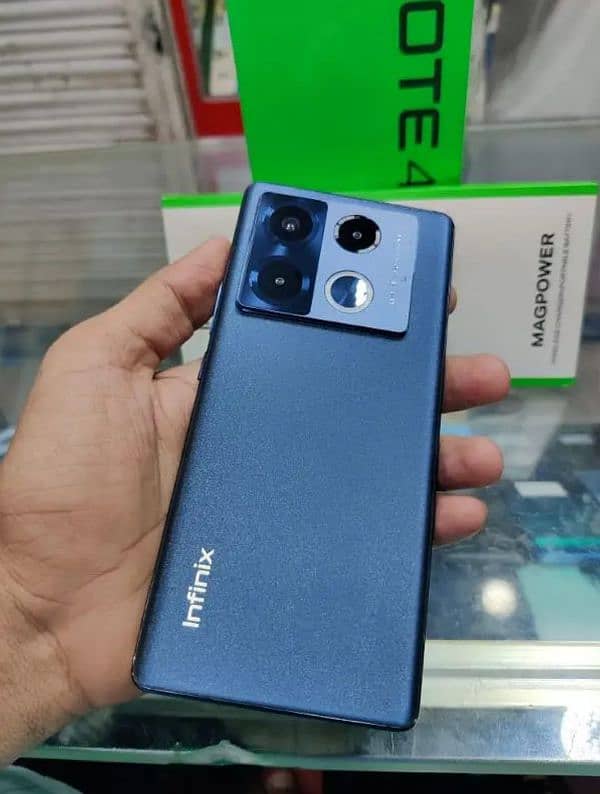 Infinix Note 40 pro With Box Charger & Wireless charger 0