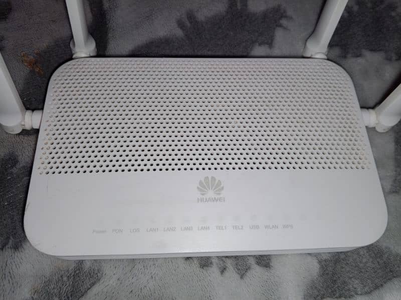 Huawei wifi router and desktop switch for sale 4