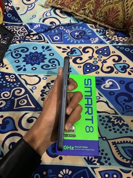 Infinix smart 8 4+4 Ram 64 GB memory 5