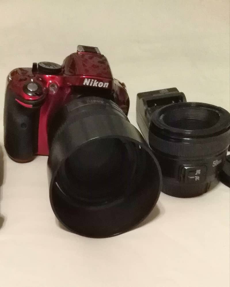 Nikon D5200 Red + 50mm F1.8 Portrait Lens, 1st Owner 10/10 Condition 8