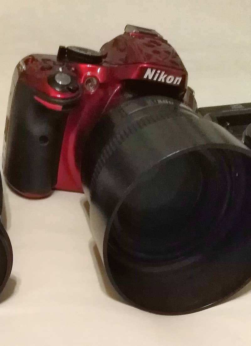 Nikon D5200 Red + 50mm F1.8 Portrait Lens, 1st Owner 10/10 Condition 9