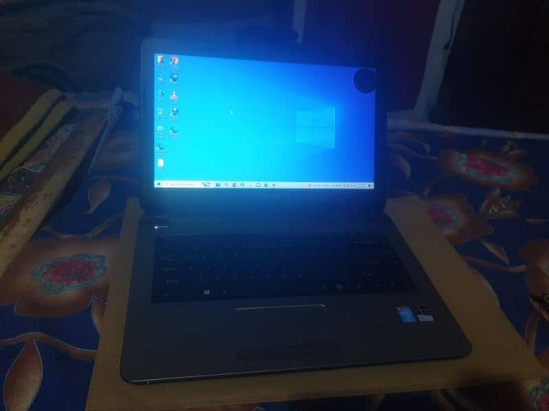 i3 4th jeneration laptop 8gb rame 128 gb m2 card 500 gb hdd 2