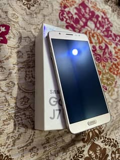 samsung J7 2gb ram full box