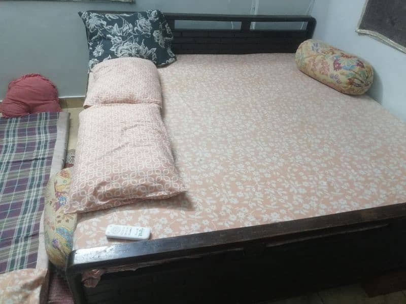 bed without mattress 0