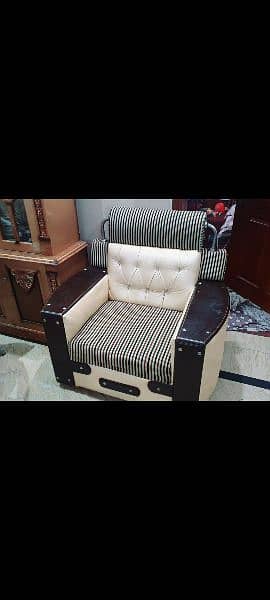 6 seetear sofa good condition 0