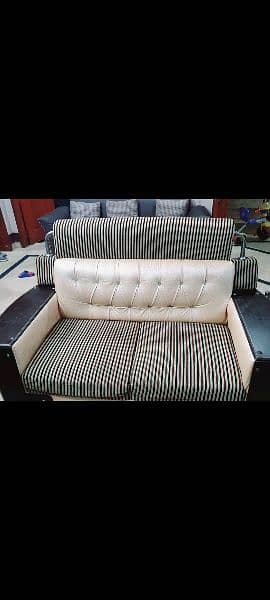 6 seetear sofa good condition 2