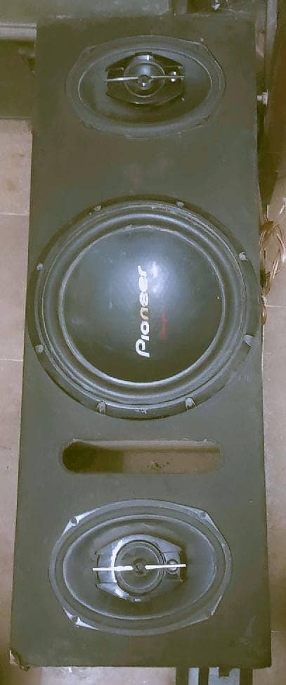 Complete Sound system with an extra woofer 0