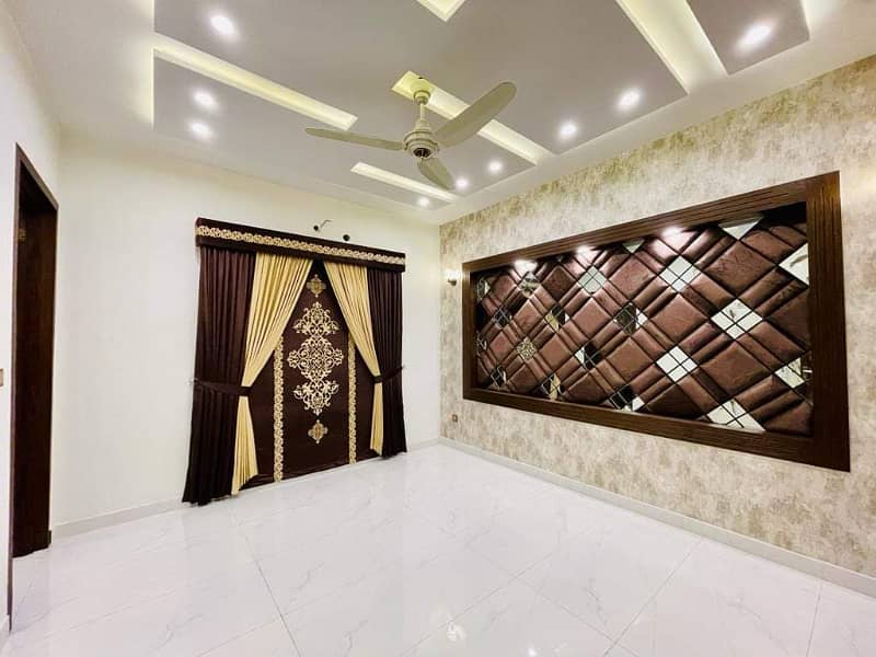 7 MARLA LUXURY GROUND PORTION FOR RENT 5