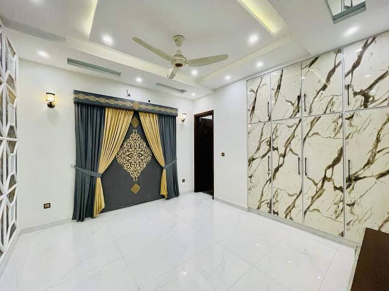 7 MARLA LUXURY GROUND PORTION FOR RENT 6