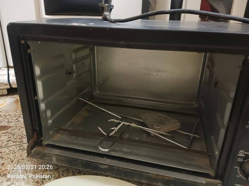 few time used big size oven 1