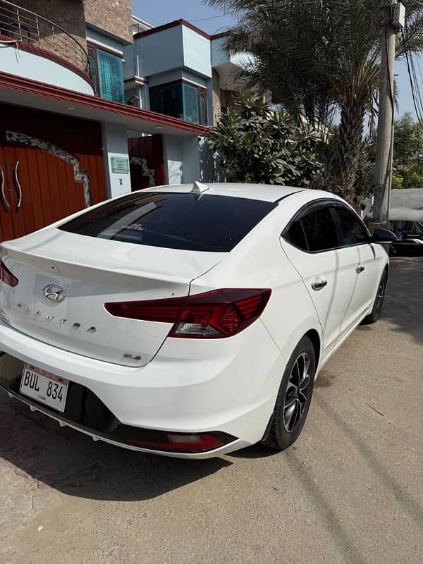 Hyundai Elantra 2021 4