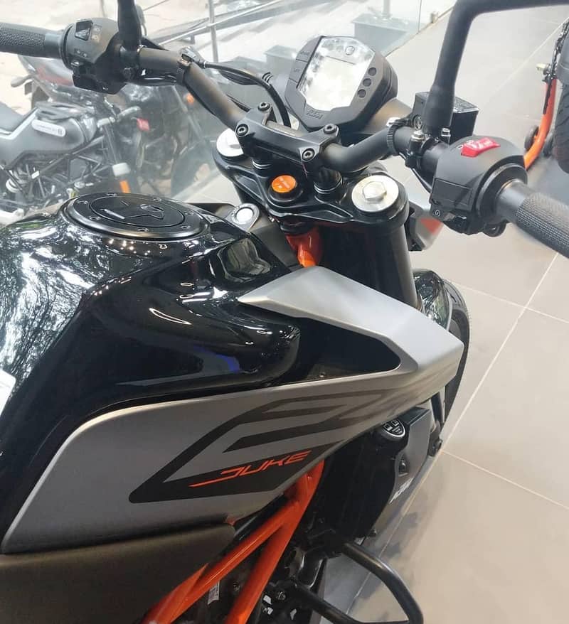 KTM DUKE 250 1