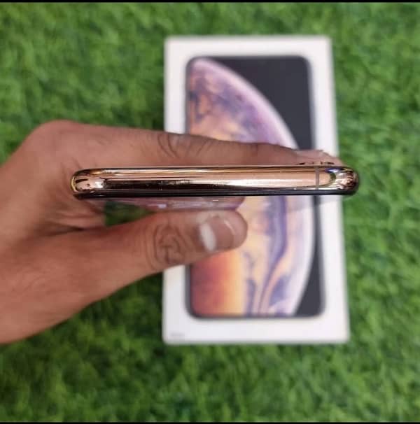 I phone Xs Max Hk PTA Proved 256 Gb 84% Health 0307/0063/001 3