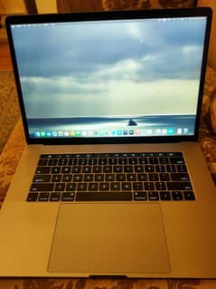 MacBook Pro 2017 15.4inches 16/512Gb Excellent Condition