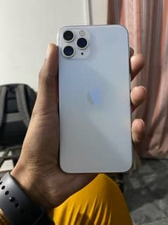 iPhone 11 Pro condition 10 by 10 256gb