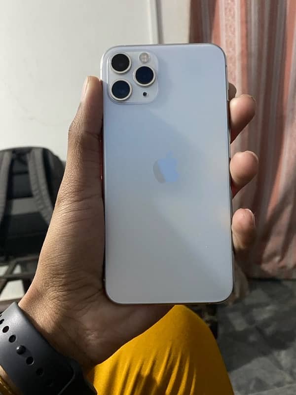 iPhone 11 Pro condition 10 by 10 256gb 0