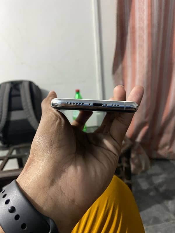 iPhone 11 Pro condition 10 by 10 256gb 1