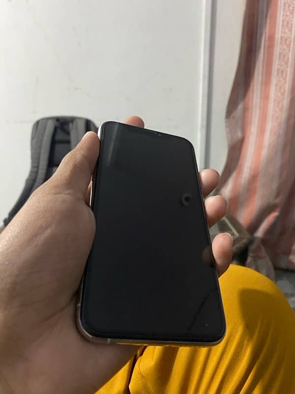 iPhone 11 Pro condition 10 by 10 256gb 6