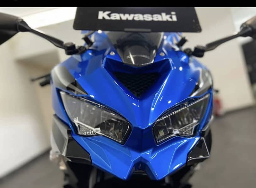 Kawasaki ninja ZX-25R 1