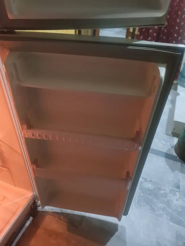 Lg large size fridge no frace 5