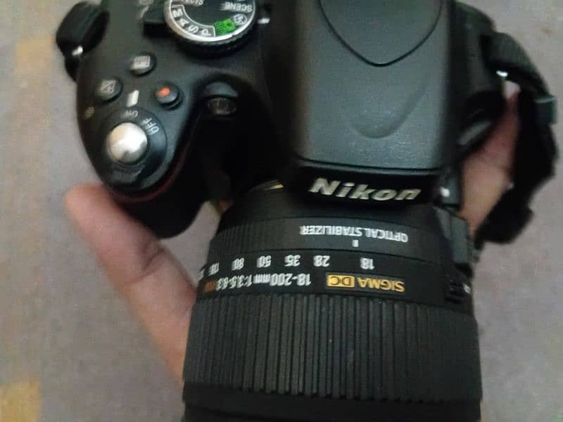 NIKON D5100 with SIGMA DC 18-200mm 1