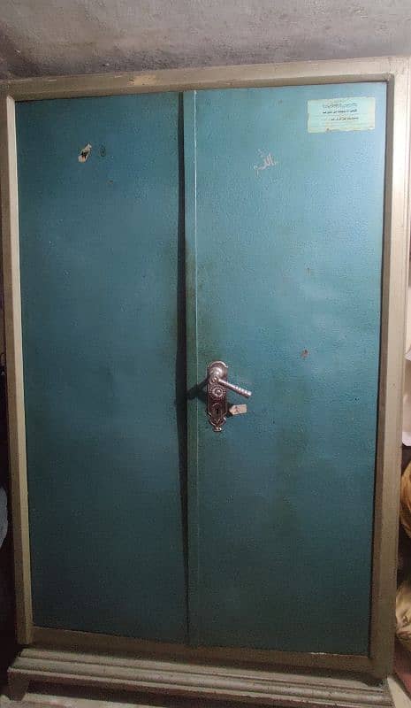 steel safe with Heavy weight 0