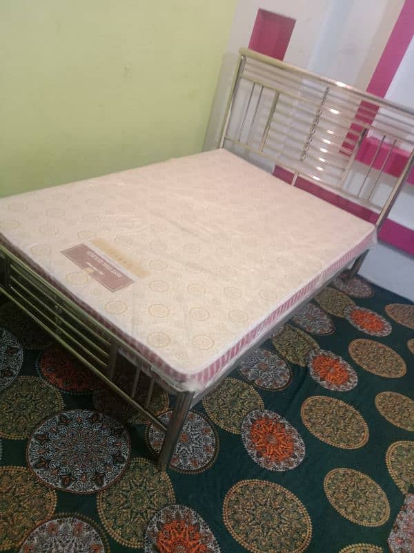 New bed with mattress 0