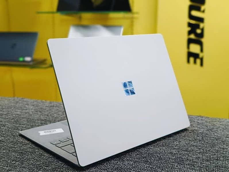 Microsoft surface Laptop 3 core i7 10th Generation 16gb 256gbssd 3