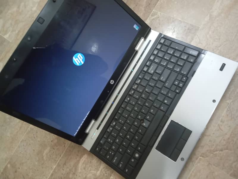 HP EliteBook 8540p, i7 QuadCore (1st generation) 1gb dedicated graphic 3