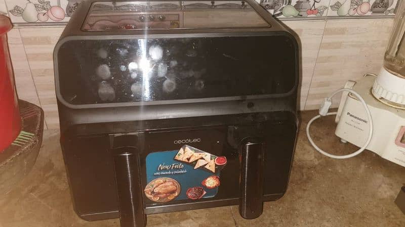 air fryer. used A one condition 2