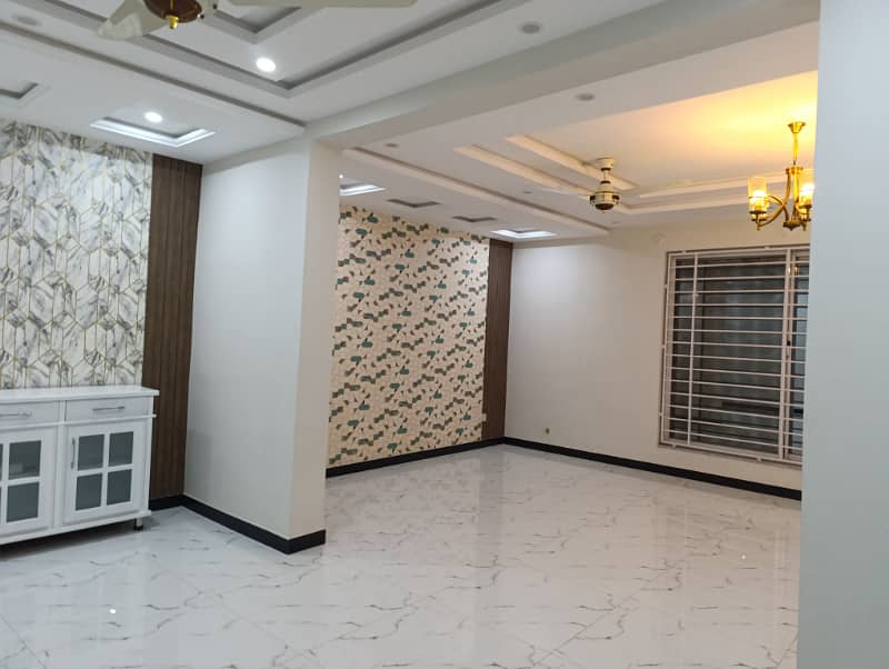 1 KANAL 60*90 DOUBLE STOREY HOUSE IS AVAILABLE FOR RENT IN I-8 ISLAMABAD. 3