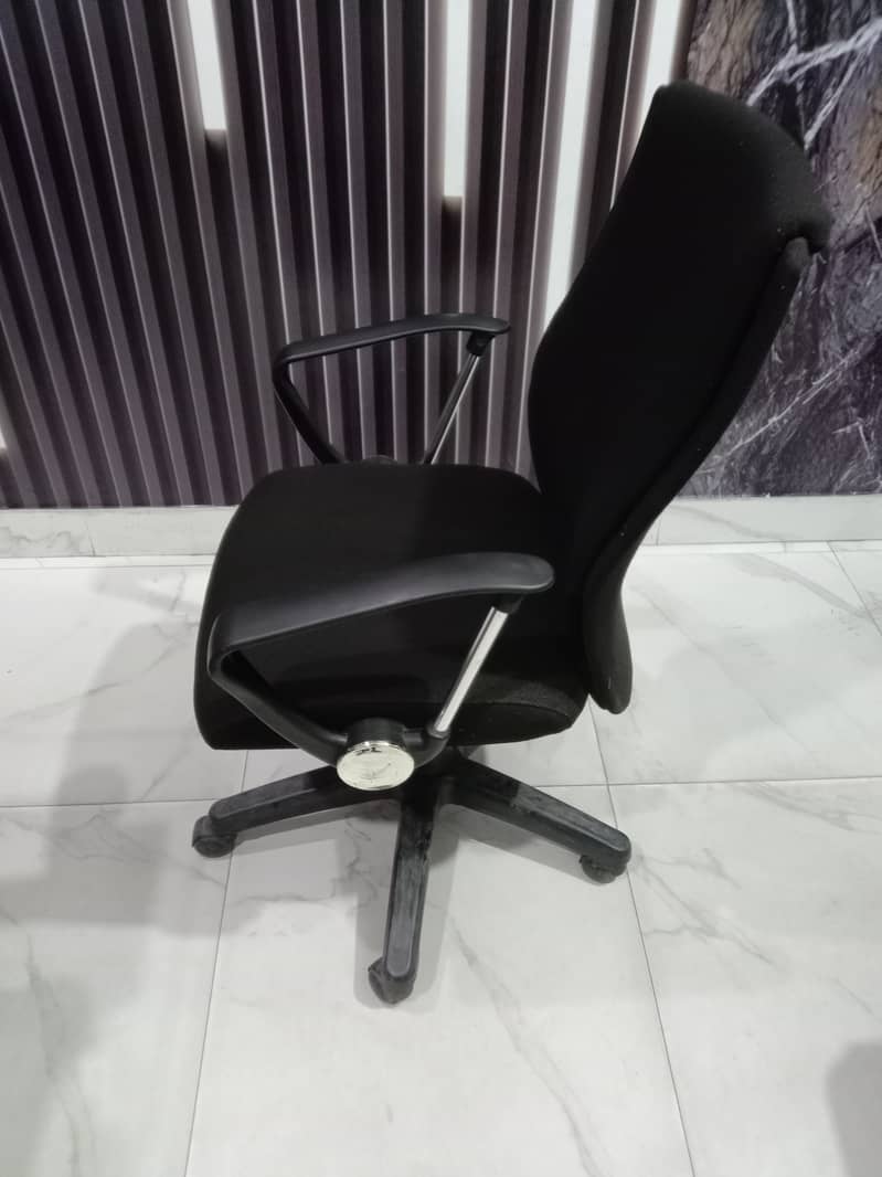 Office Chair for sale 100% ok with heavy machine 1